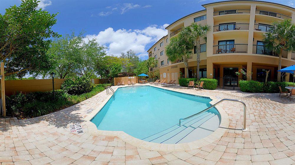 Courtyard By Marriott Fort Lauderdale קורל ספרינגס מראה חיצוני תמונה
