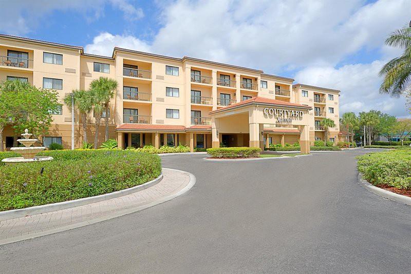 Courtyard By Marriott Fort Lauderdale קורל ספרינגס מראה חיצוני תמונה