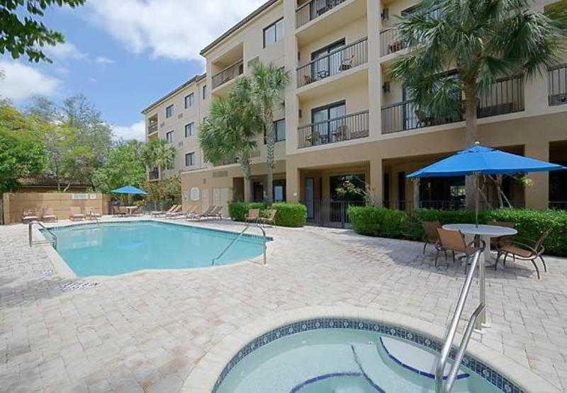 Courtyard By Marriott Fort Lauderdale קורל ספרינגס מראה חיצוני תמונה